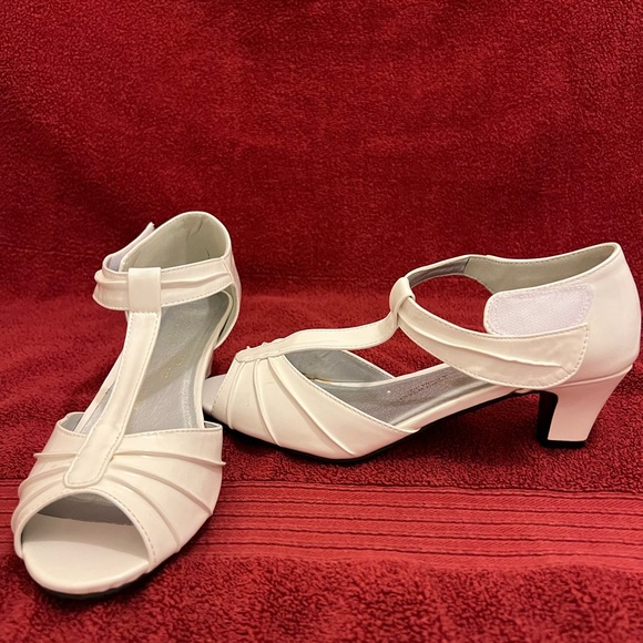 Angel Steps Eva Pump Women’s Shoes; White Patent; Size 7.5 - Picture 7 of 12